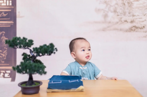 钦州宝宝喊肚子疼怎么回事